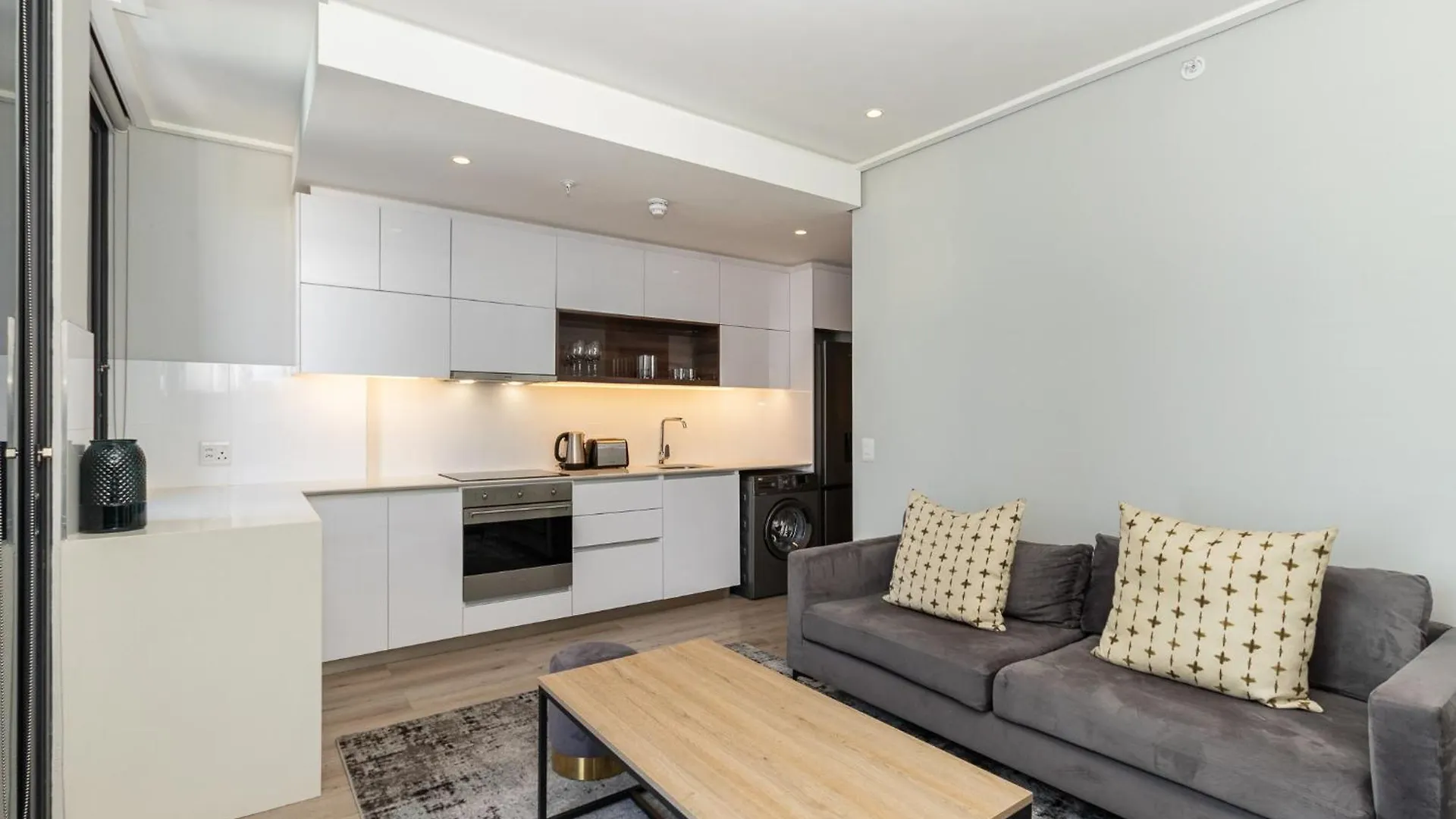 Apartment 16 On Bree One Bedroom With Amazing Views Of Cape Town