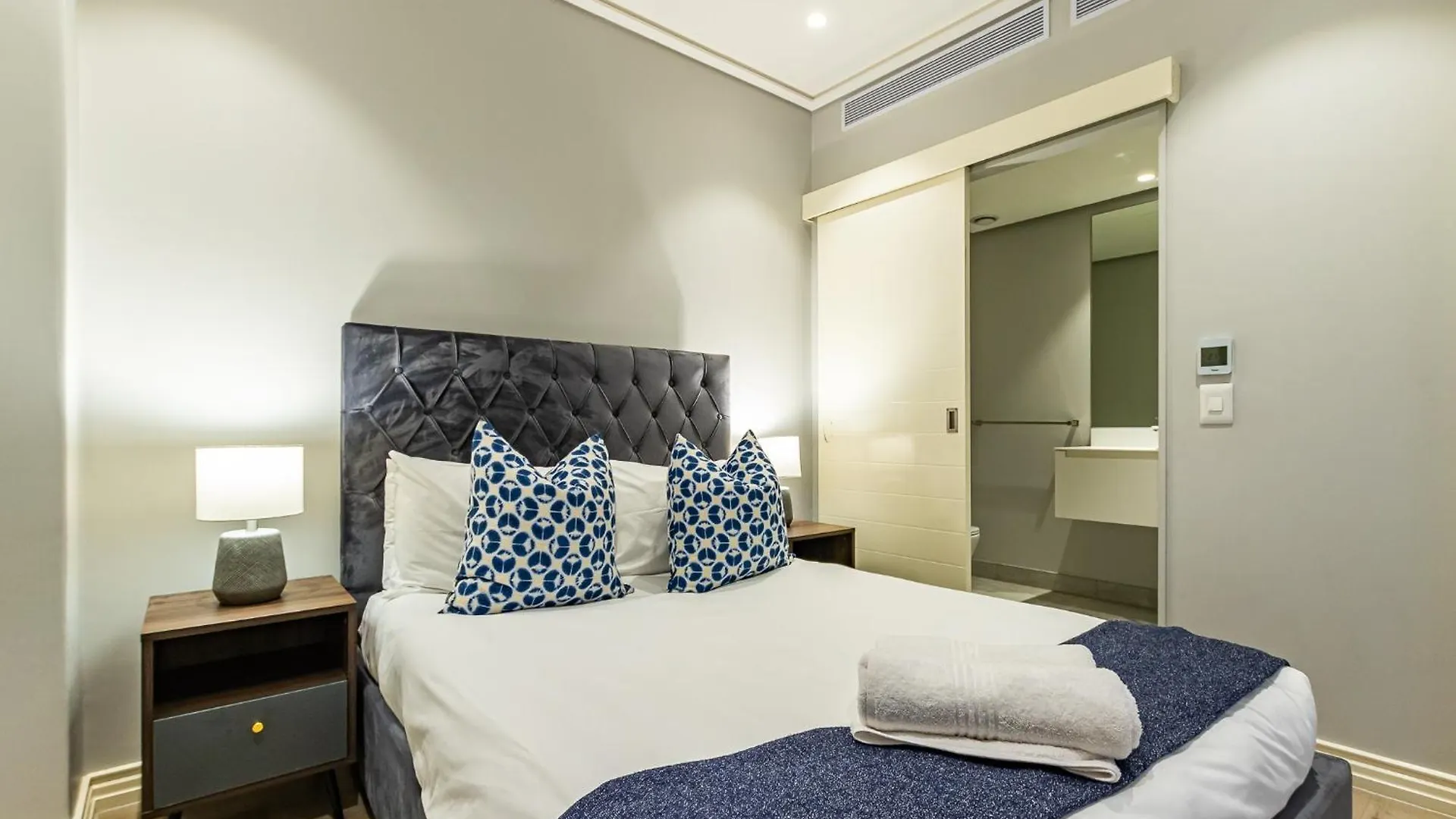 16 On Bree One Bedroom With Amazing Views Of Cape Town 0*,  South Africa