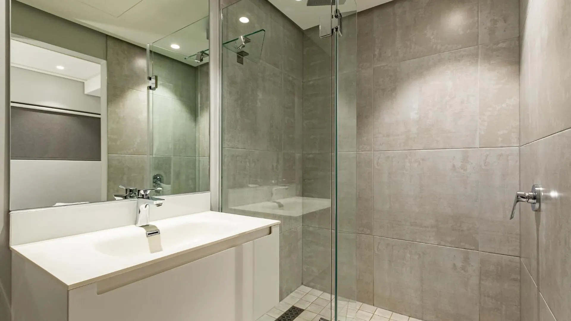 Apartment 16 On Bree One Bedroom With Amazing Views Of Cape Town